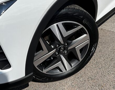Hyundai BAYON T-GDI PREMIUM DCT MHEV 3