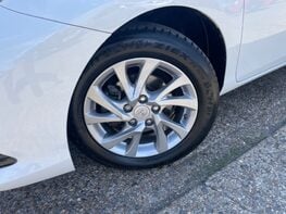 Toyota Auris VVT-I ICON TECH 3