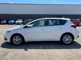 Toyota Auris VVT-I ICON TECH 11