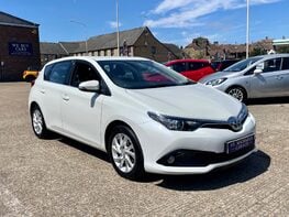 Toyota Auris VVT-I ICON TECH 4