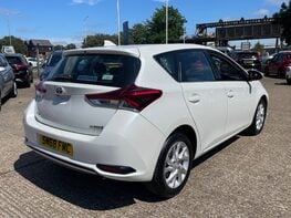 Toyota Auris VVT-I ICON TECH 8