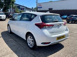 Toyota Auris VVT-I ICON TECH 9