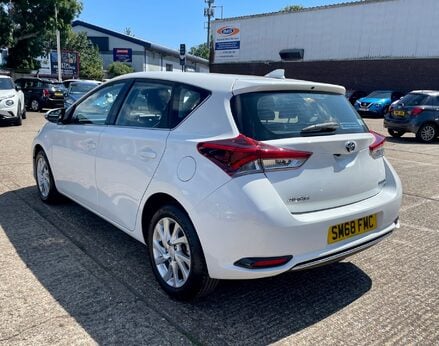 Toyota Auris VVT-I ICON TECH 9