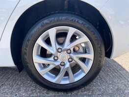 Toyota Auris VVT-I ICON TECH 15