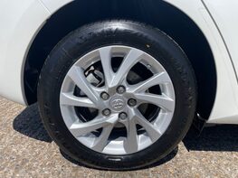 Toyota Auris VVT-I ICON TECH 14