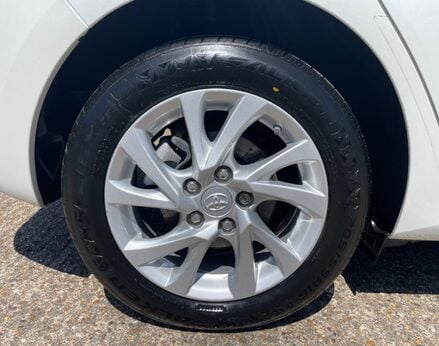 Toyota Auris VVT-I ICON TECH 14