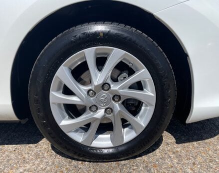 Toyota Auris VVT-I ICON TECH 13