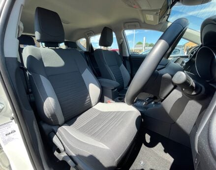 Toyota Auris VVT-I ICON TECH 51