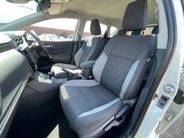 Toyota Auris VVT-I ICON TECH 52