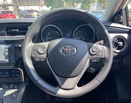 Toyota Auris VVT-I ICON TECH 19