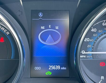 Toyota Auris VVT-I ICON TECH 23