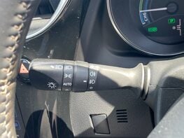 Toyota Auris VVT-I ICON TECH 45