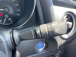 Toyota Auris VVT-I ICON TECH 46