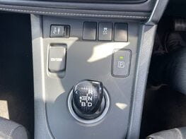 Toyota Auris VVT-I ICON TECH 41