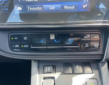 Toyota Auris VVT-I ICON TECH 40