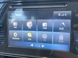 Toyota Auris VVT-I ICON TECH 33