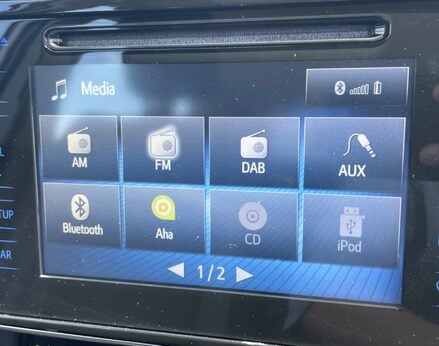 Toyota Auris VVT-I ICON TECH 33