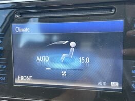 Toyota Auris VVT-I ICON TECH 38