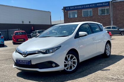 Toyota Auris VVT-I ICON TECH
