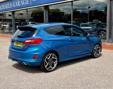 Ford Fiesta ST-3 8