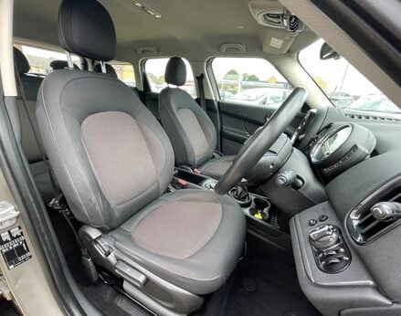 Mini Countryman COOPER CLASSIC 49