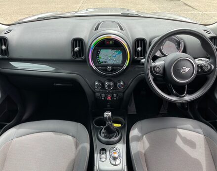 Mini Countryman COOPER CLASSIC 2