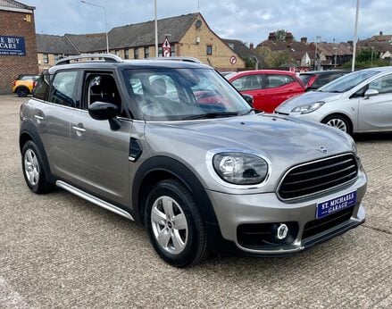 Mini Countryman COOPER CLASSIC 4