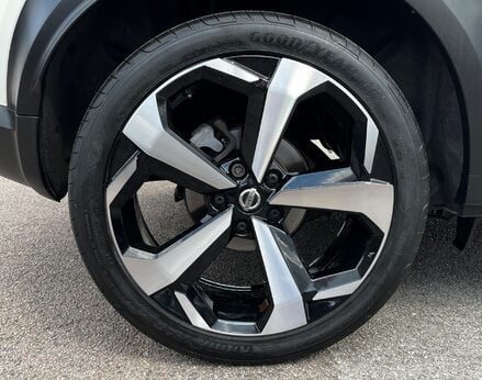 Nissan Juke DIG-T TEKNA DCT 15