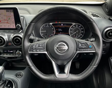 Nissan Juke DIG-T TEKNA DCT 17