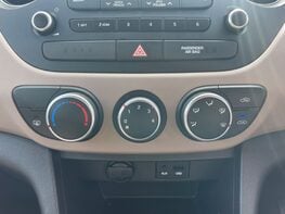 Hyundai i10 S BLUE DRIVE 28