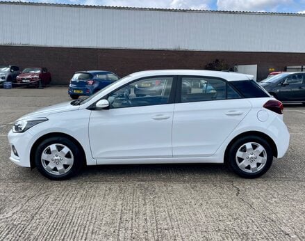 Hyundai i20 MPI S-CONNECT 11