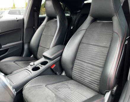 Mercedes-Benz CLA Class CLA 200 AMG LINE NIGHT EDITION 64