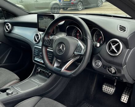 Mercedes-Benz CLA Class CLA 200 AMG LINE NIGHT EDITION 18