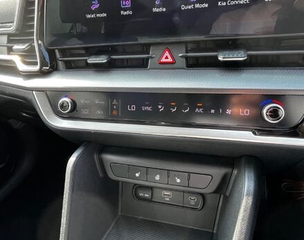 Kia Sportage LAUNCH EDITION ISG 49
