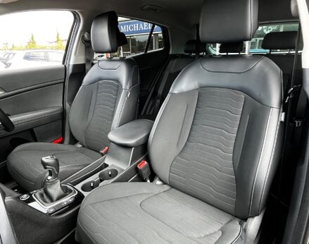 Kia Sportage LAUNCH EDITION ISG 65