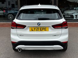 BMW X1 SDRIVE18I SPORT 6