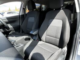 Hyundai BAYON T-GDI PREMIUM DCT 61