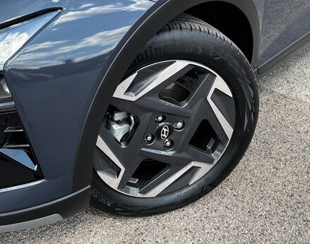 Hyundai BAYON T-GDI PREMIUM DCT 3