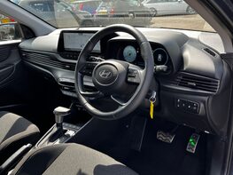 Hyundai BAYON T-GDI PREMIUM DCT 17