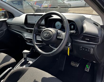 Hyundai BAYON T-GDI PREMIUM DCT 17