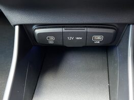 Hyundai BAYON T-GDI PREMIUM DCT 51