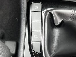 Hyundai TUCSON T-GDI SE CONNECT 52