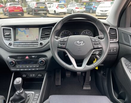 Hyundai TUCSON GDI SE NAV BLUE DRIVE 18