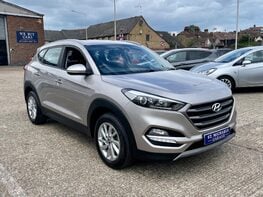 Hyundai TUCSON GDI SE NAV BLUE DRIVE 4