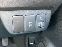 Honda Jazz I-VTEC ES-T 41