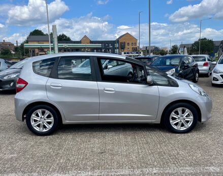 Honda Jazz I-VTEC ES-T 10