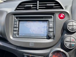 Honda Jazz I-VTEC ES-T 23