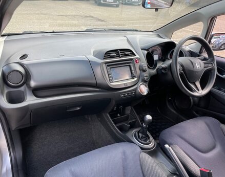 Honda Jazz I-VTEC ES-T 22