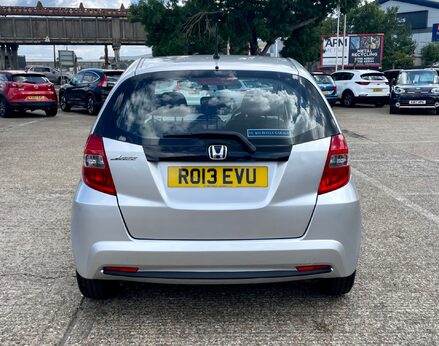 Honda Jazz I-VTEC ES-T 6