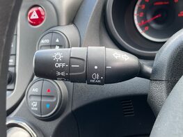 Honda Jazz I-VTEC ES-T 38